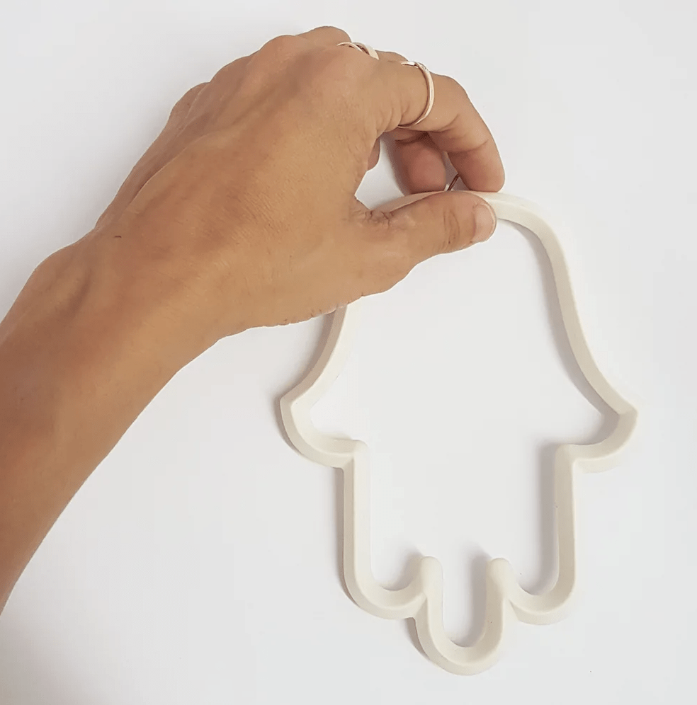 Yahalomis Wall Hamsas Ceramic Wall Hamsa - White or Grey