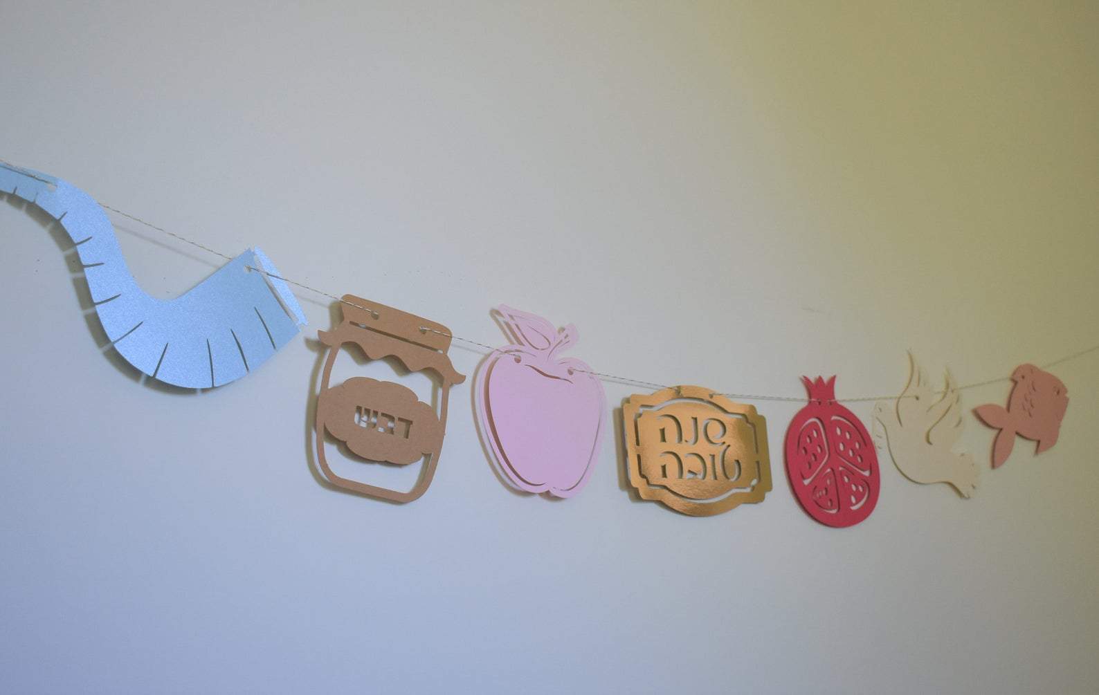 The KitCut Decorations Rosh Hashanah Symbols Garland