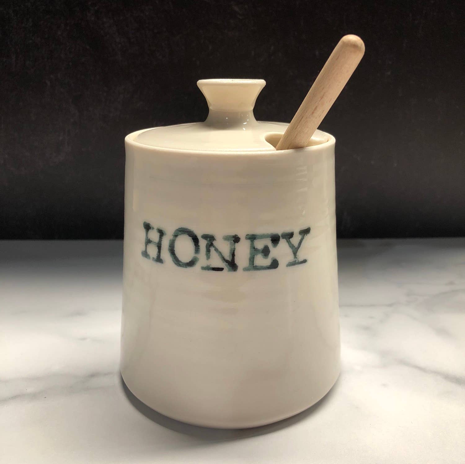Handmade Classic Honey Pot with Dipper