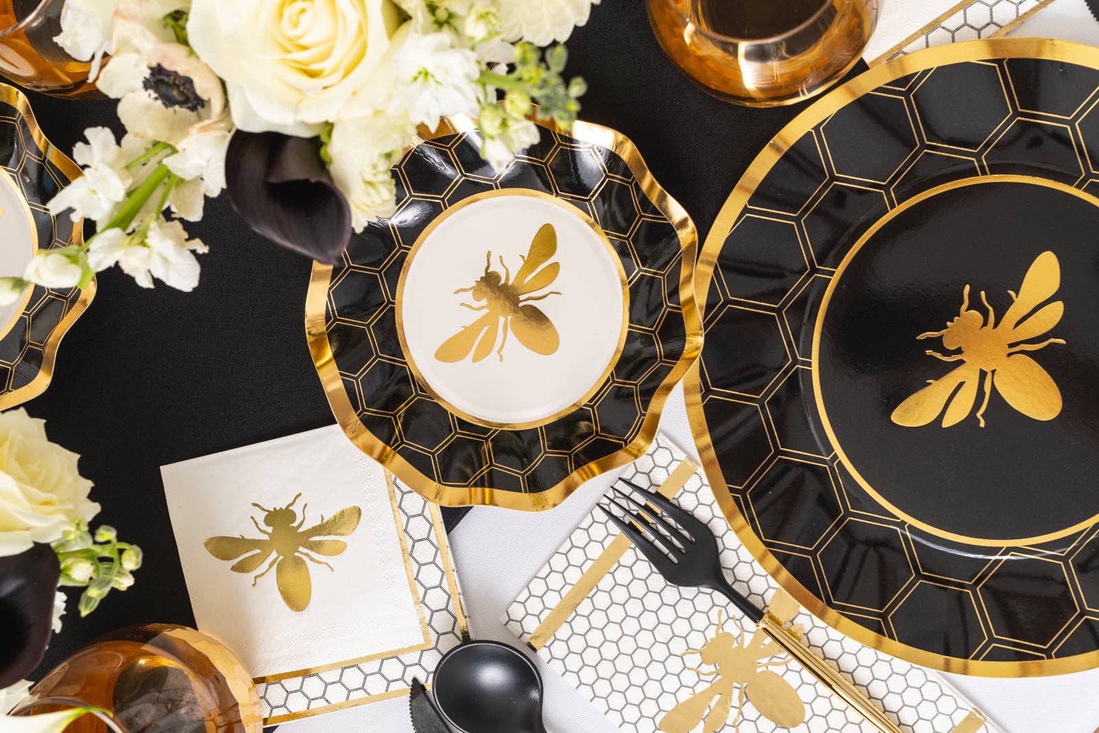 Sophistiplate Dining Plates Honeybee Wavy Paper Dinner Plates - Set of 8