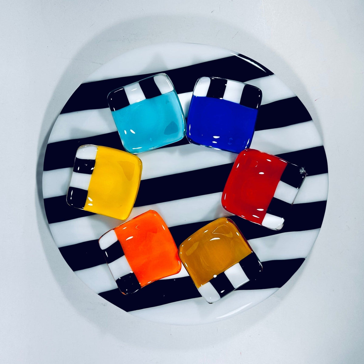 Jacki Cohen Glass Art Designs - Bold Stripe Seder Plate by Jacki Cohen - ModernTribe