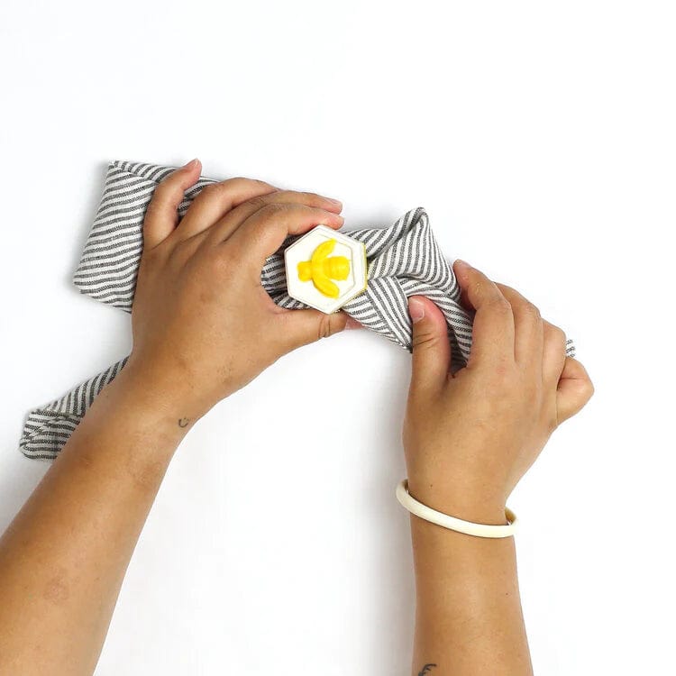Days United - DIY Bee Napkin Rings - ModernTribe