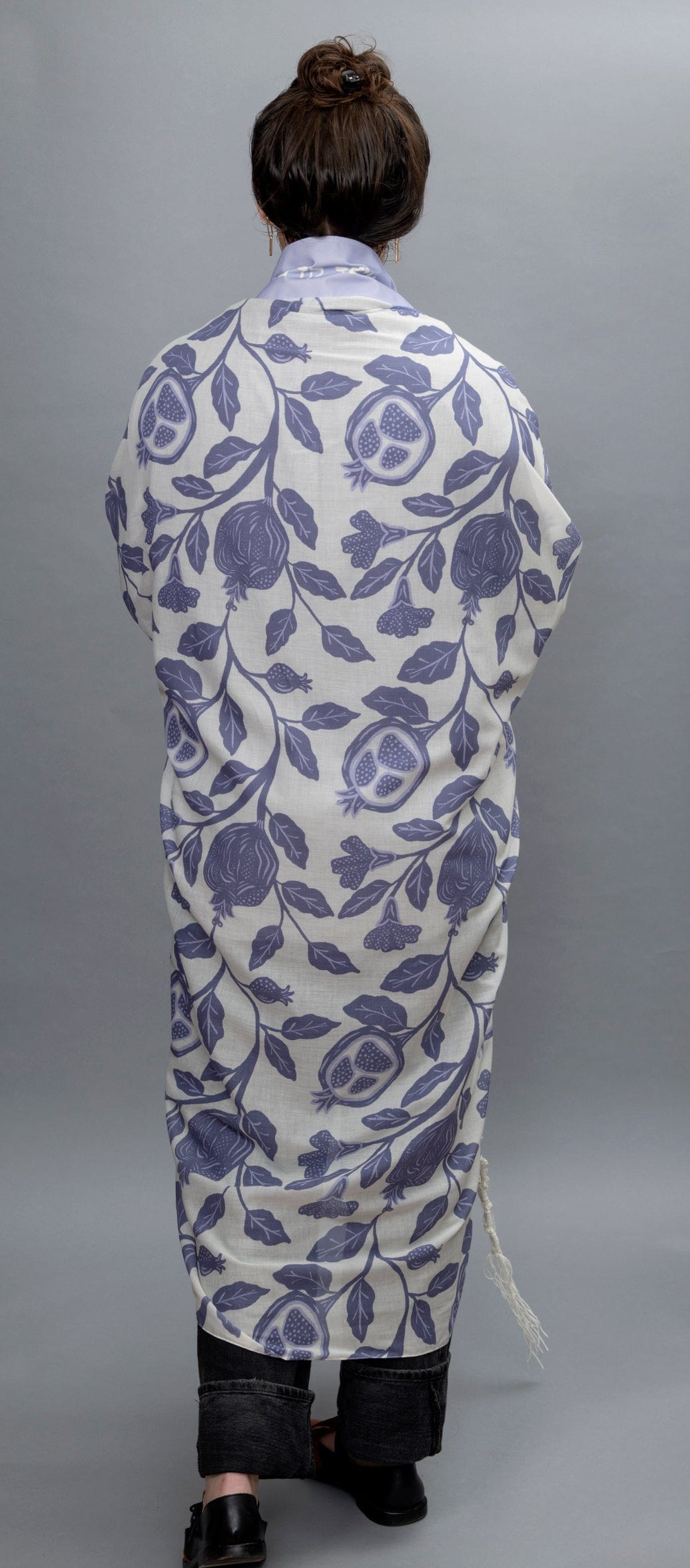 Elly Bovarnick Studios Tallises Lavender and Blue Pomegranates on the Vine Tallit