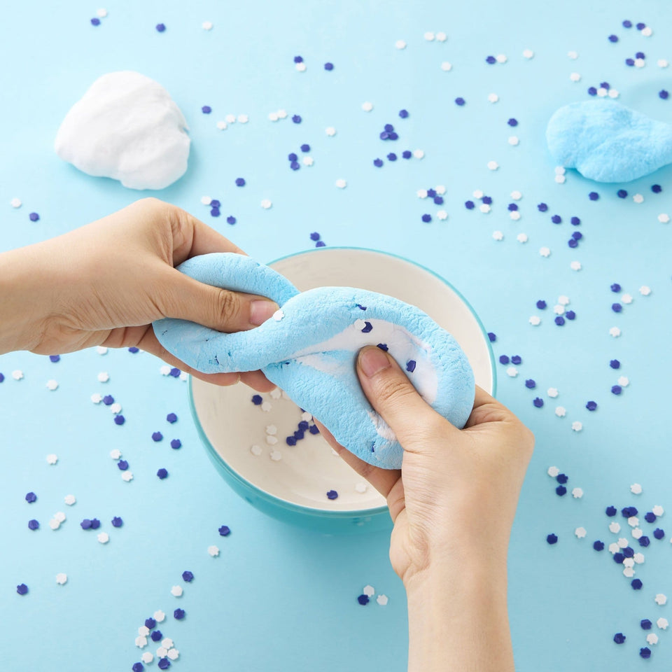 Rite Lite Toys Sufganiyot-Scented Hanukkah Slime Bucket with Dreidel Pieces