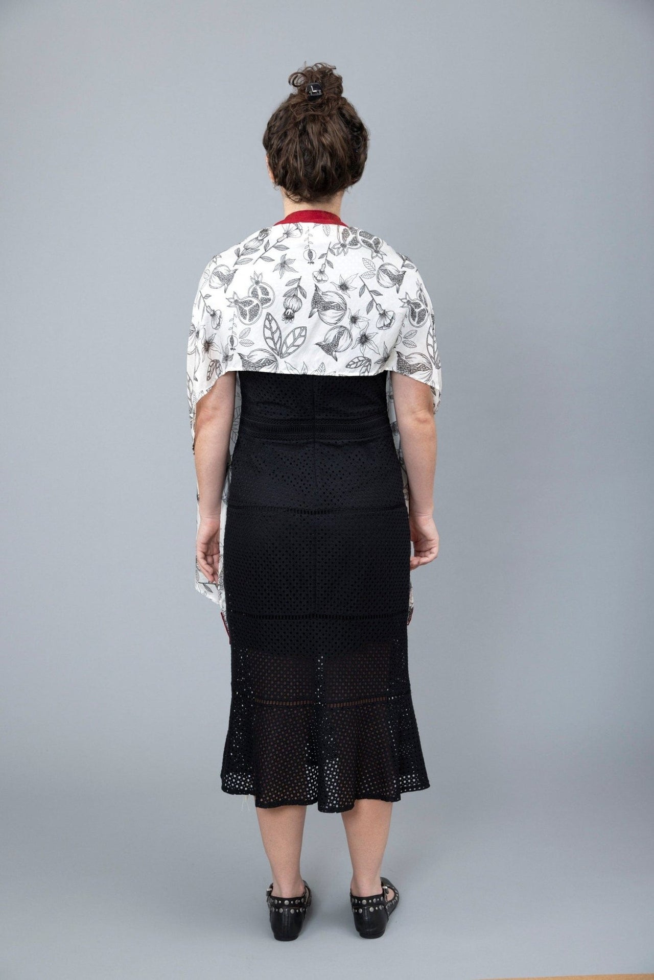 Elly Bovarnick Studios - Black and White Pomegranates Silk Habotai Tallit - ModernTribe