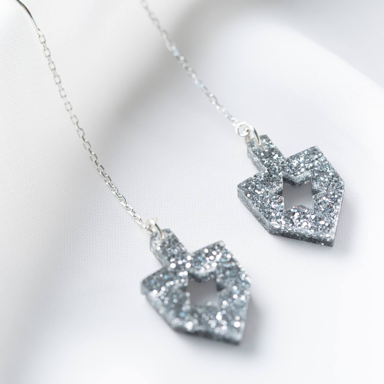 Ariel Tidhar Earrings Silver Dreidel Threaders - Silver Glitter