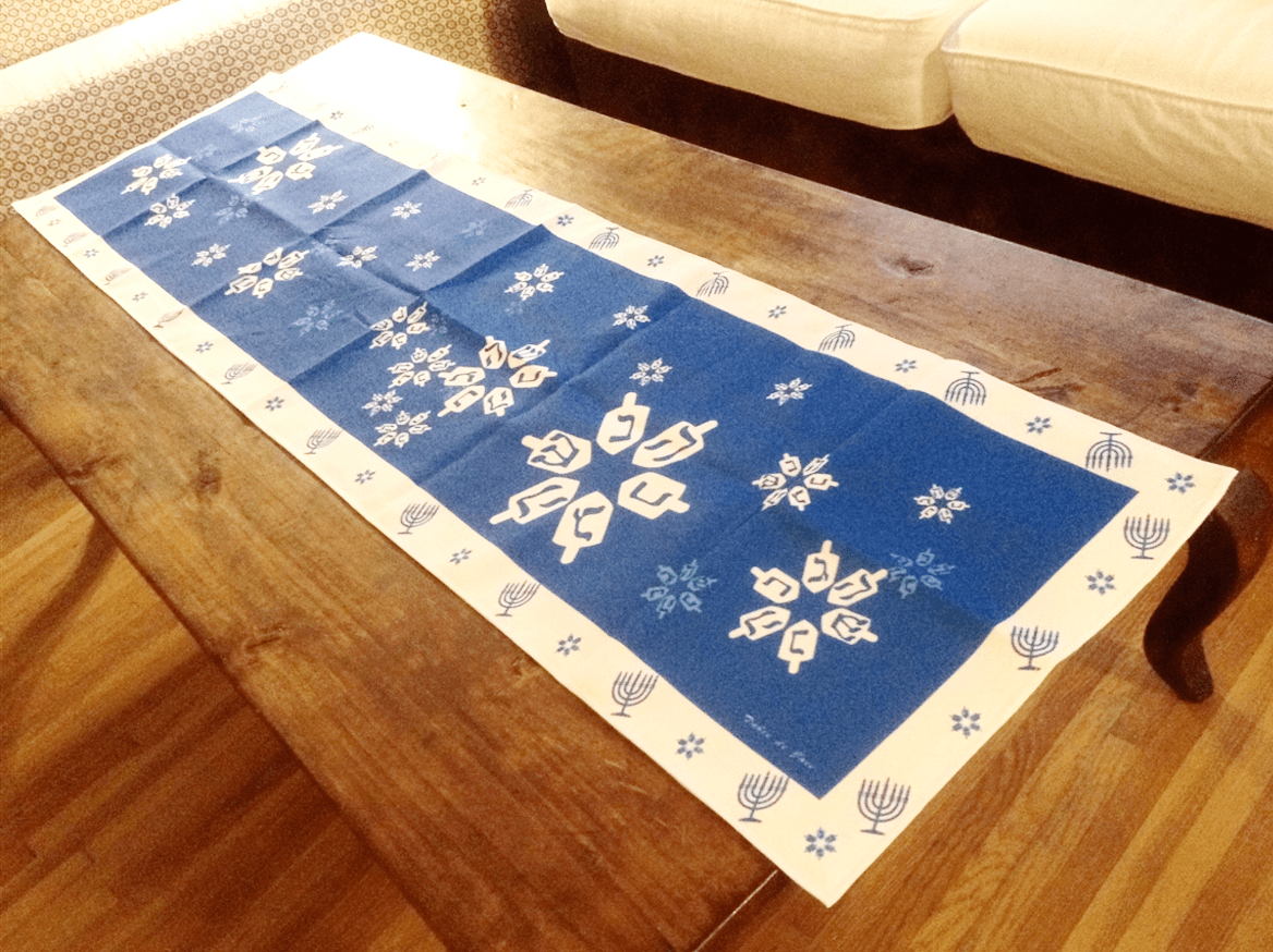 Table de Joie - Dreidel Table Runner - ModernTribe