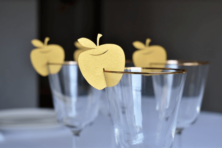 The KitCut Decor Apple Wine Glass Decorations - Set of 10