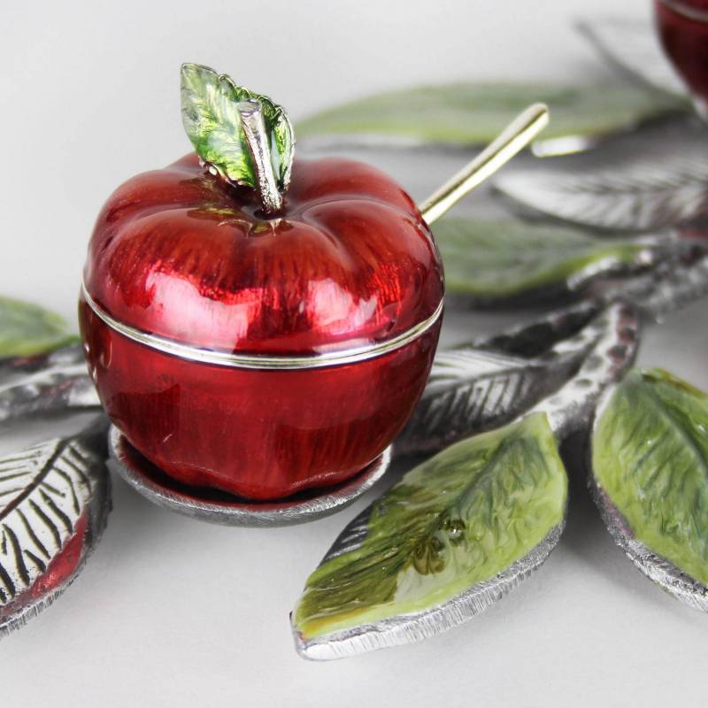 Quest - Branch with Mini Apple Bowls - ModernTribe