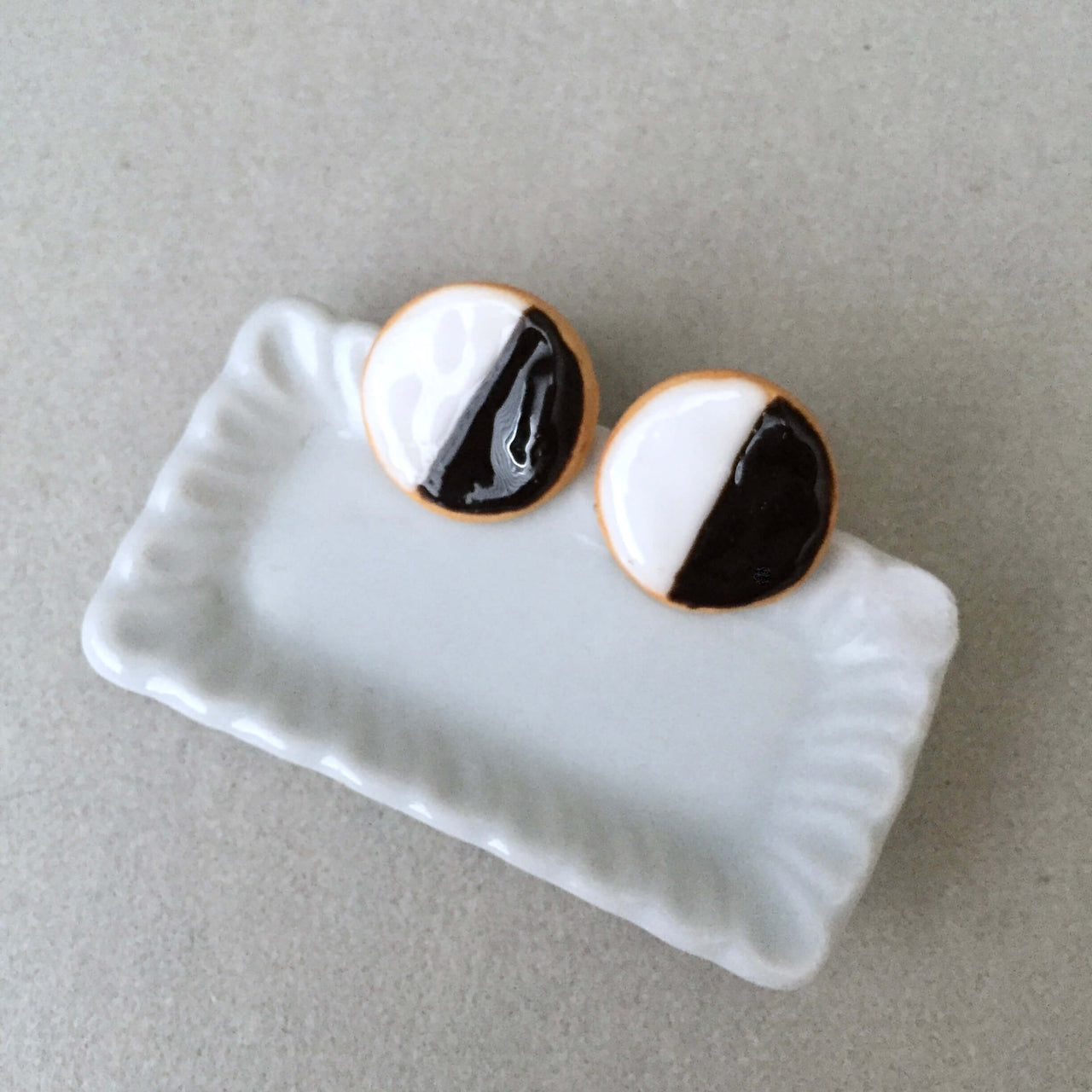 Sweet Stella - Black & White Cookie Stud Earrings - ModernTribe