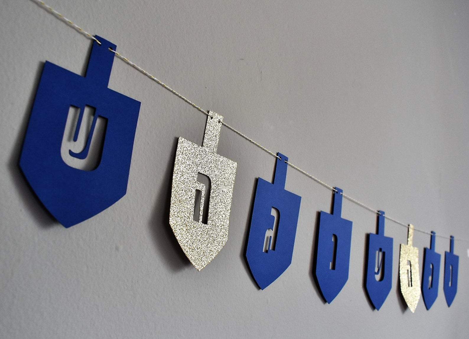 The KitCut Decorations Blue and Gold Dreidel Garland