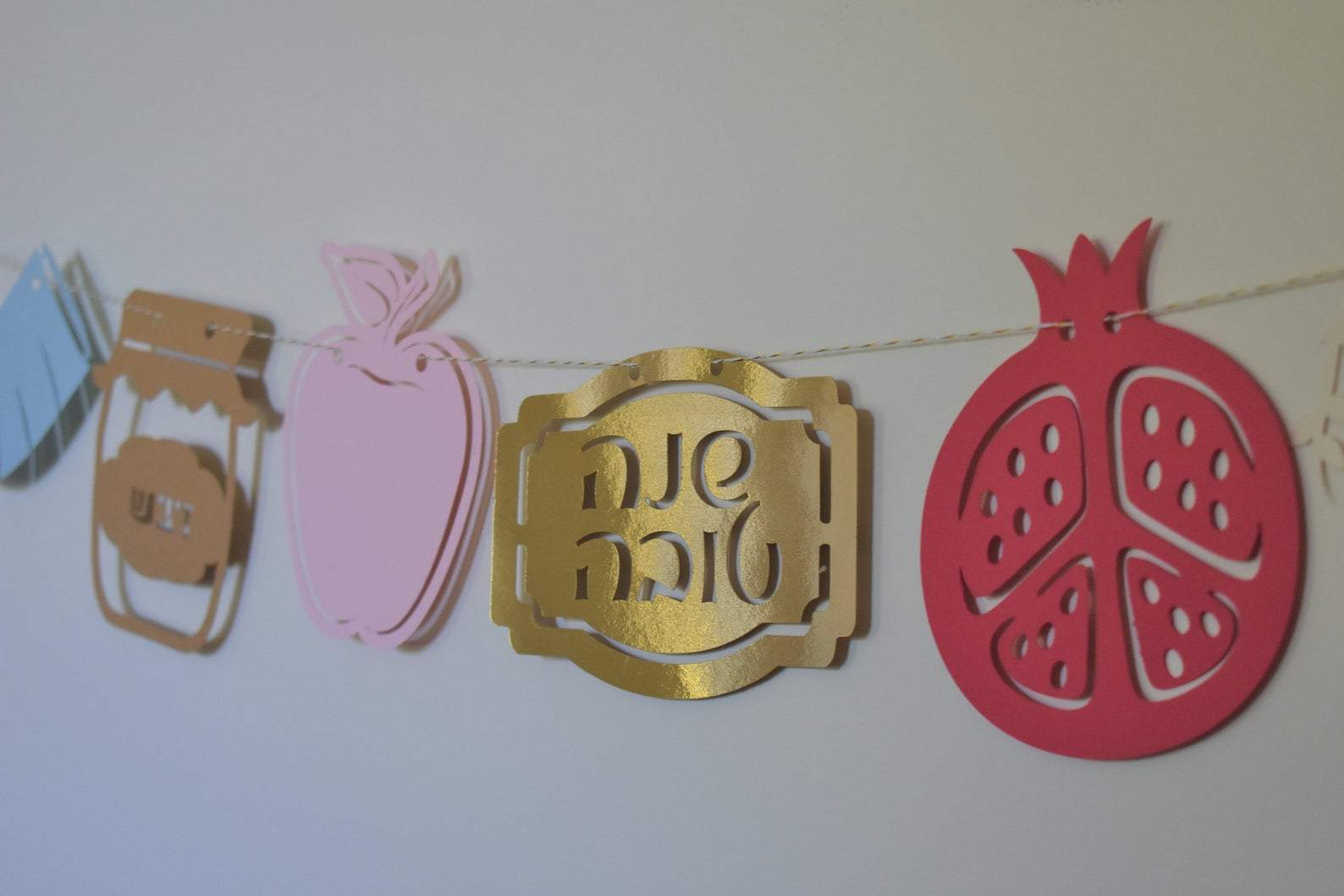 The KitCut Decorations Rosh Hashanah Symbols Garland