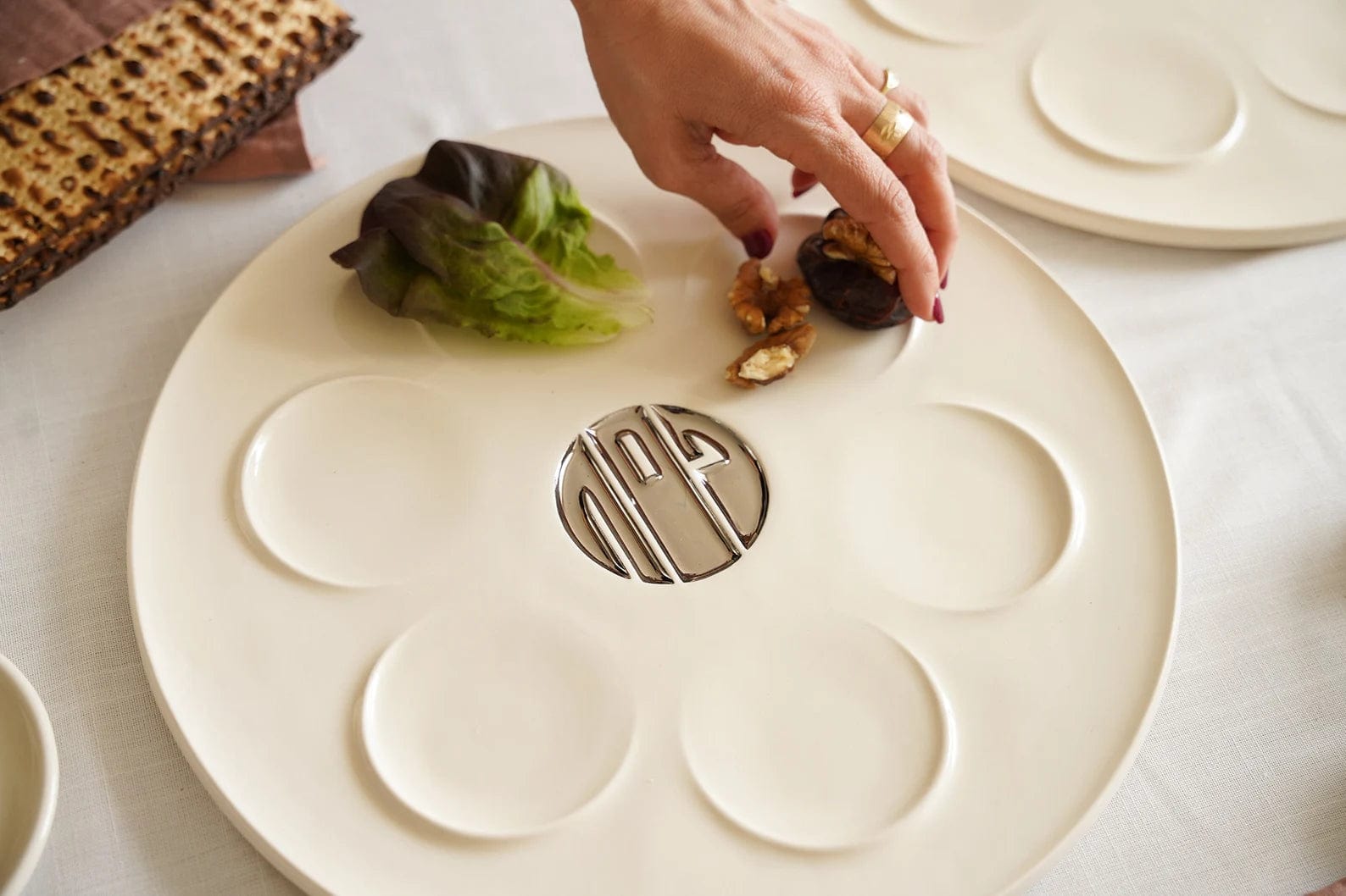 Yahalomis Seder Plates Modern Ceramic Seder Plate - Silver