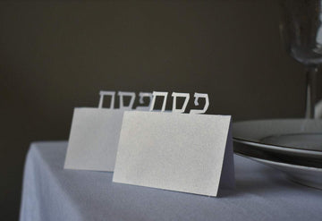 The KitCut Decor Pesach Hebrew Place Cards - Set of 10