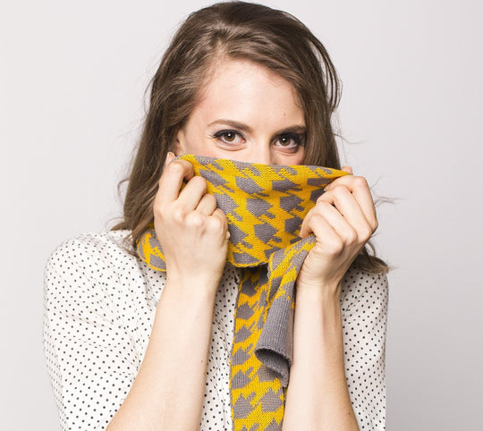 Dreideltooth Scarf in Mustard & Gray