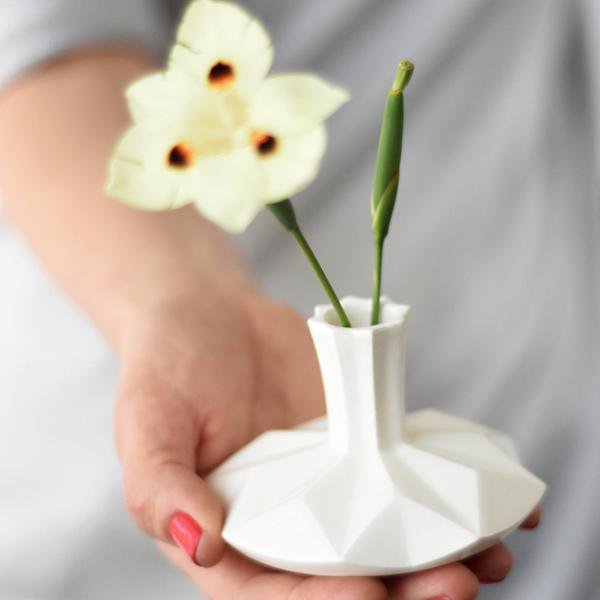 Studio Armadillo - Origami Dreidel Vase - White - ModernTribe